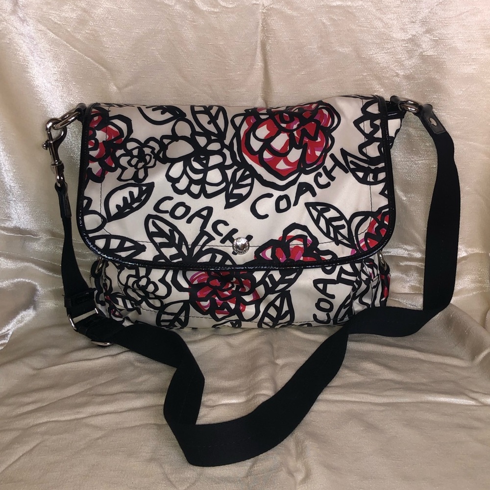 Coach Messenger Shoulder Bag Poppy Kyra Graffiti Sateen